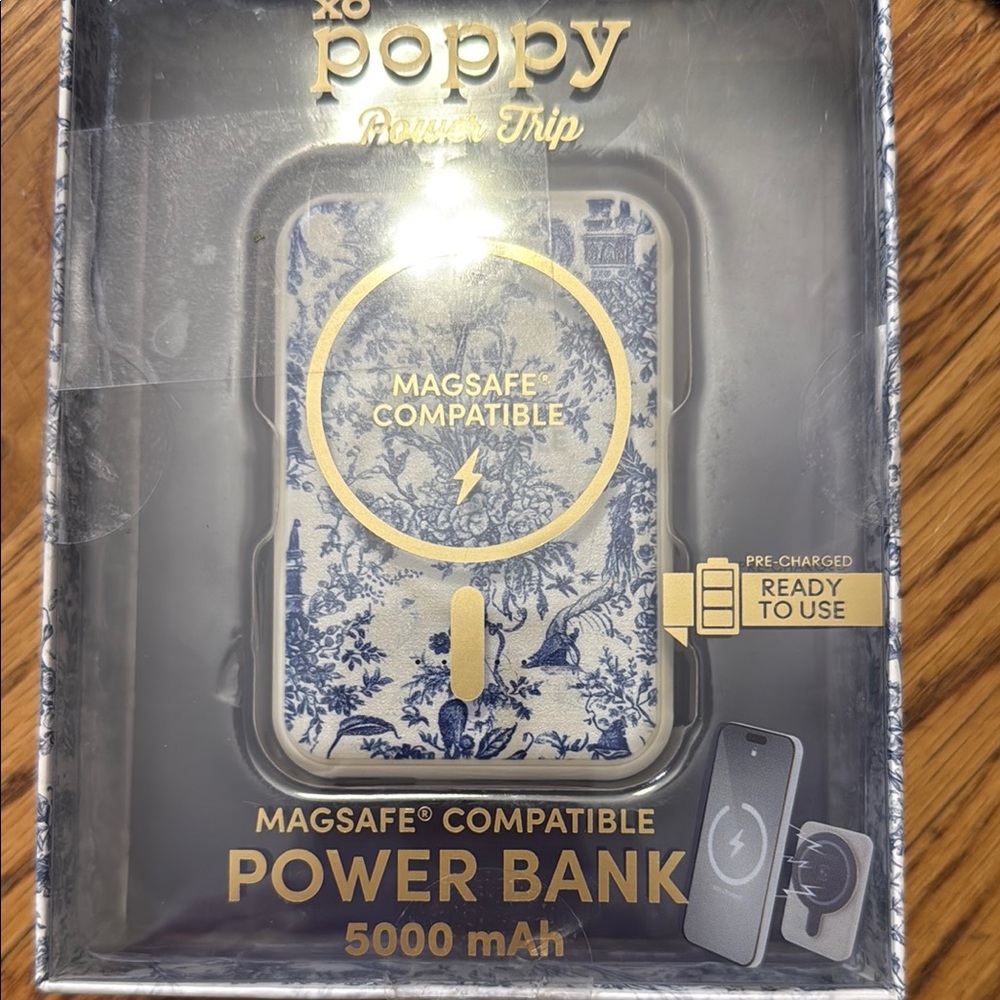 Poppy Blue and White Magnetic Power Bank new in package